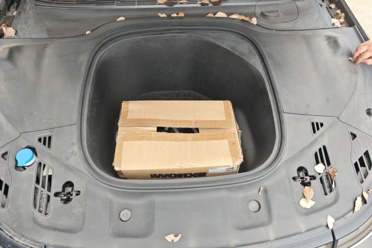 Used XPeng P7 2020 670N Engine Bay