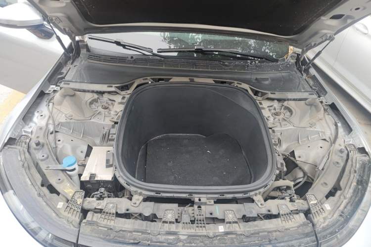 Used XPeng P7 2020 586E Engine Bay