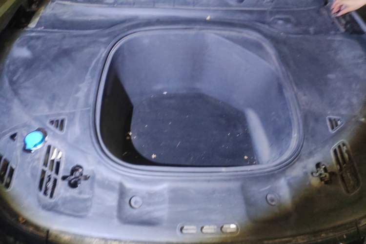 Used XPeng P7 2020 706G Engine Bay