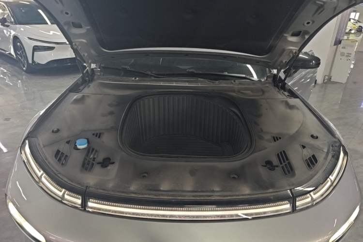 Used XPeng P7 2020 586E Engine Bay