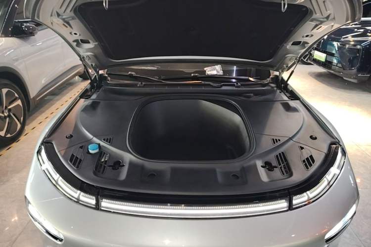 Used XPeng P7 2020 670N Engine Bay