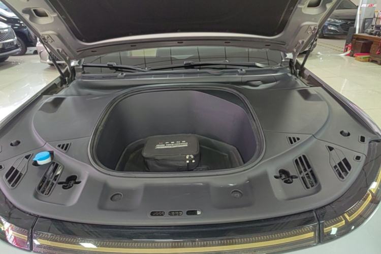 Used XPeng P7 2020 586E Engine Bay