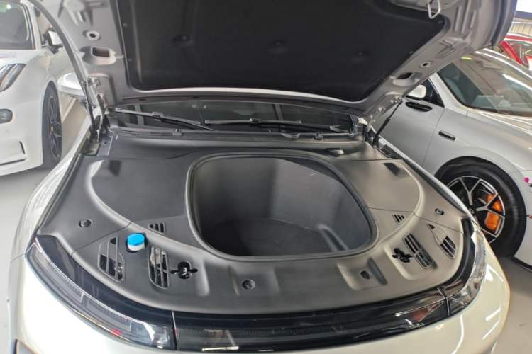 Used XPeng P7 2020 586N Engine Bay