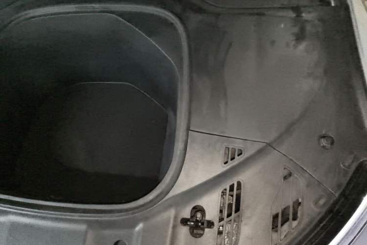 Used XPeng P7 2020 670N Engine Bay Left