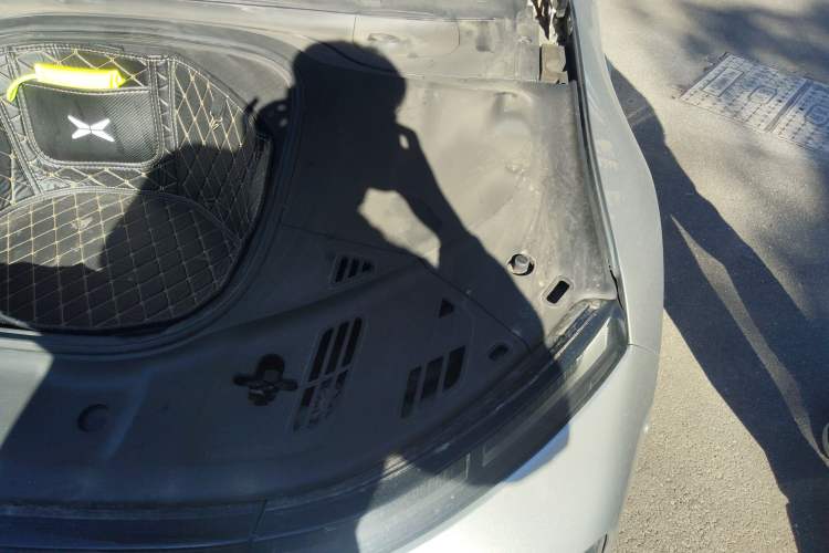 Used XPeng P7 2020 670E Engine Bay Left