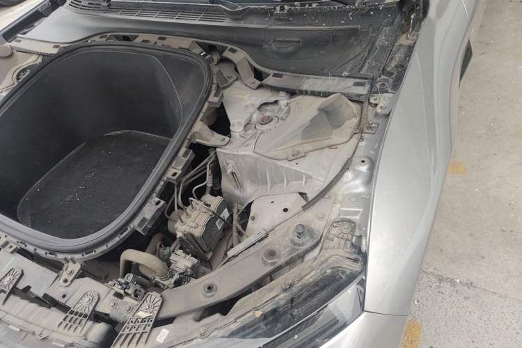 Used XPeng P7 2020 586E Engine Bay Left