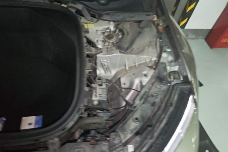 Used XPeng P7 2020 670N Engine Bay Left