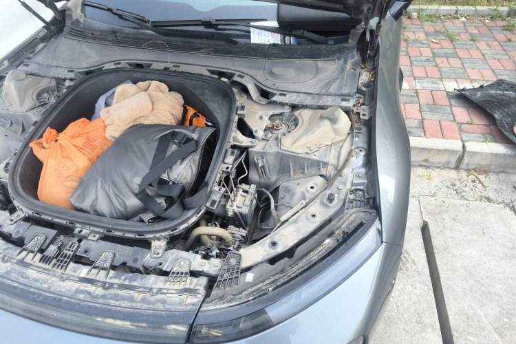 Used XPeng P7 2020 670E Engine Bay Left