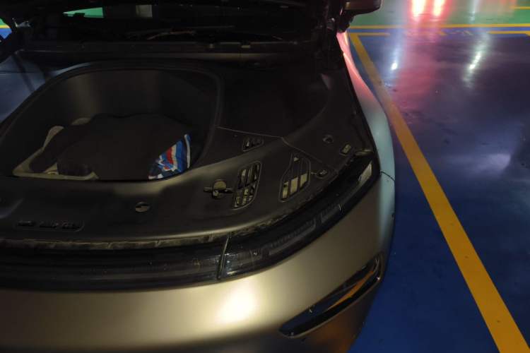 Used XPeng P7 2020 586N Engine Bay Left