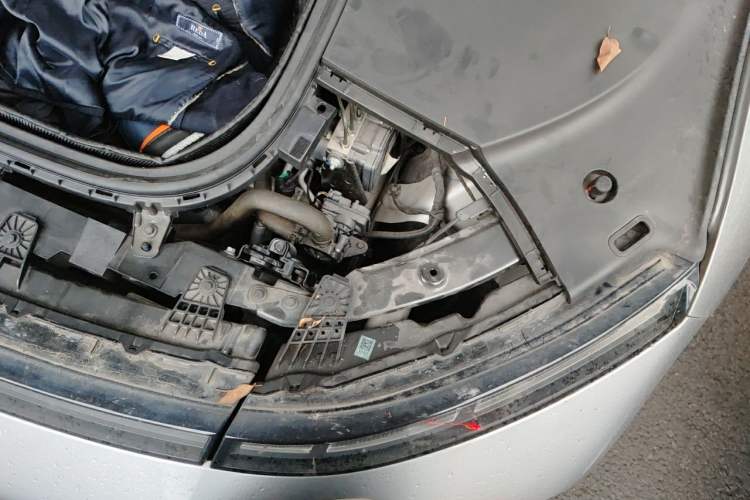 Used XPeng P7 2020 670E Engine Bay Left