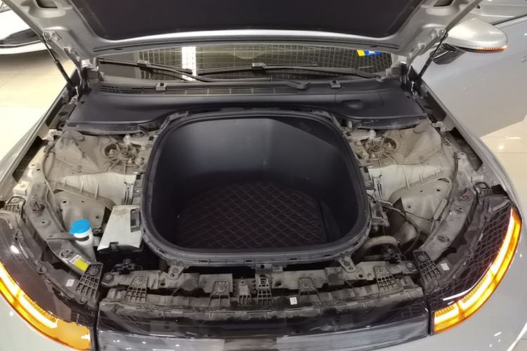 Used XPeng P7 2020 670N Engine Bay