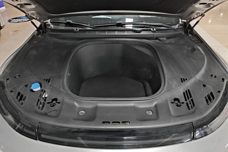 Used XPeng P7 2020 670N Engine Bay