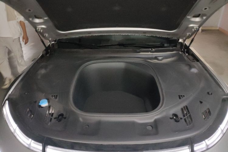 Used XPeng P7 2020 670N Engine Bay