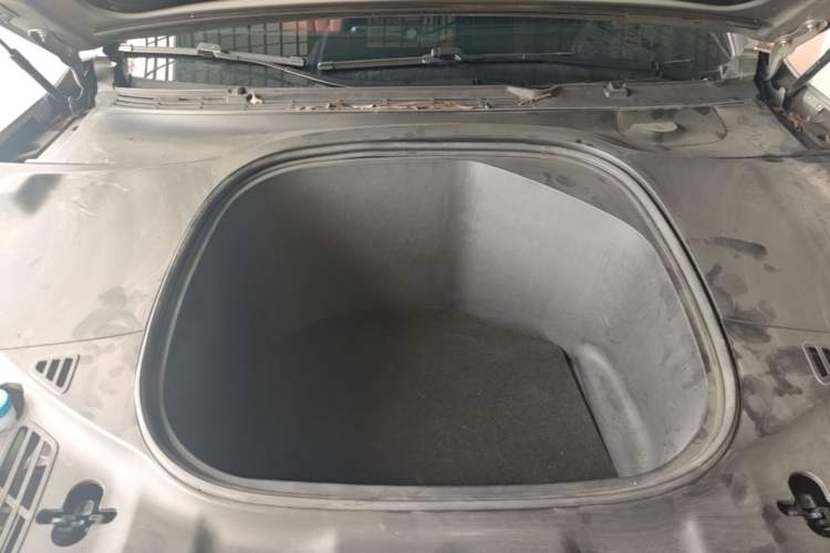 Used XPeng P7 2020 586N Engine Bay