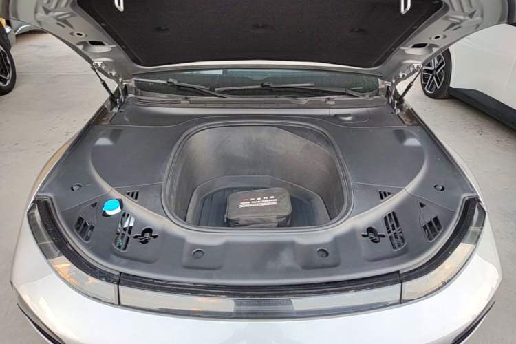 Used XPeng P7 2020 670N Engine Bay