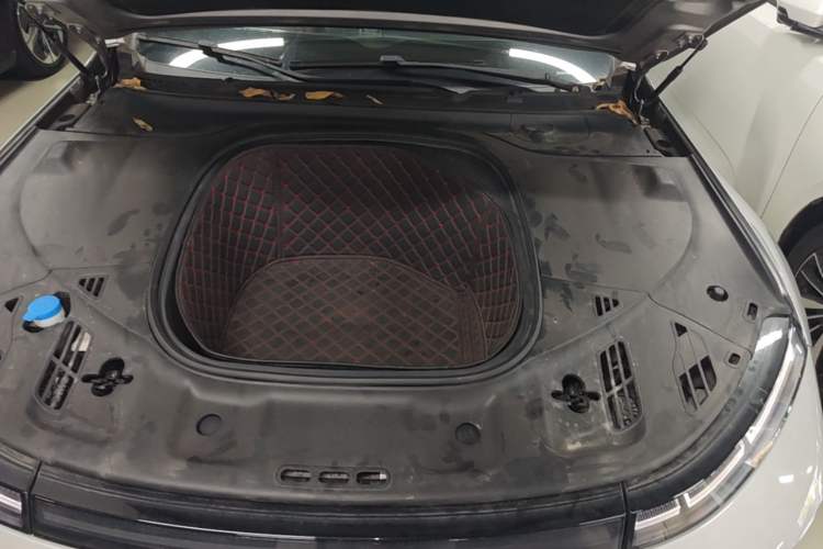 Used XPeng P7 2020 670N Engine Bay