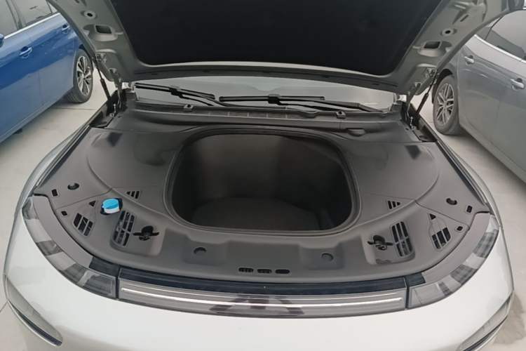 Used XPeng P7 2020 Rear-Drive Long-Range Smart Drive Version Engine Bay
