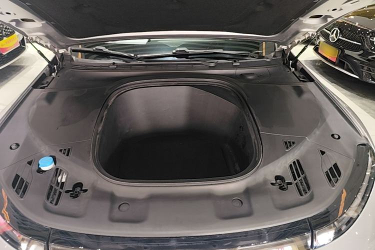 Used XPeng P7 2020 670N Engine Bay