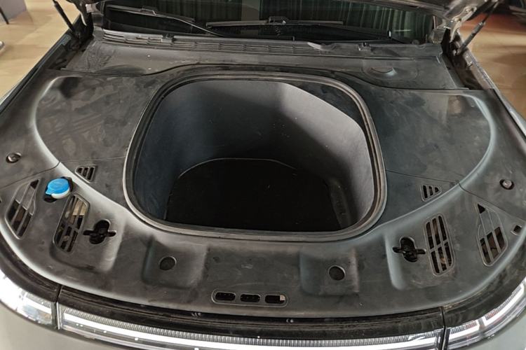 Used XPeng P7 2020 670N Engine Bay