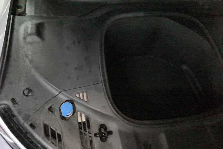 Used XPeng P7 2020 670N Engine Bay Right