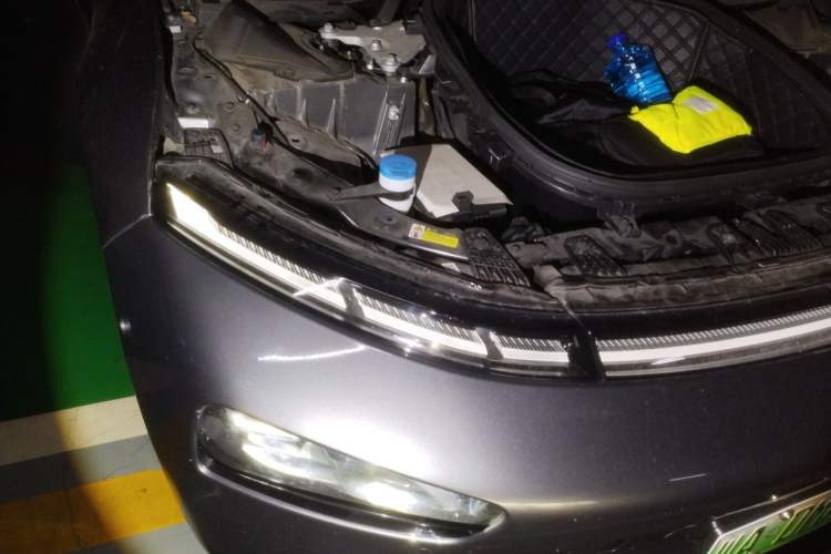 Used XPeng P7 2020 586N Engine Bay Right