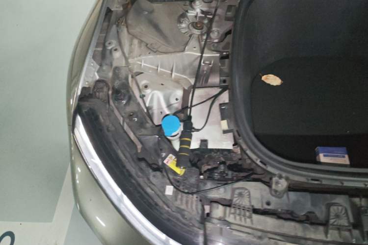 Used XPeng P7 2020 670N Engine Bay Right