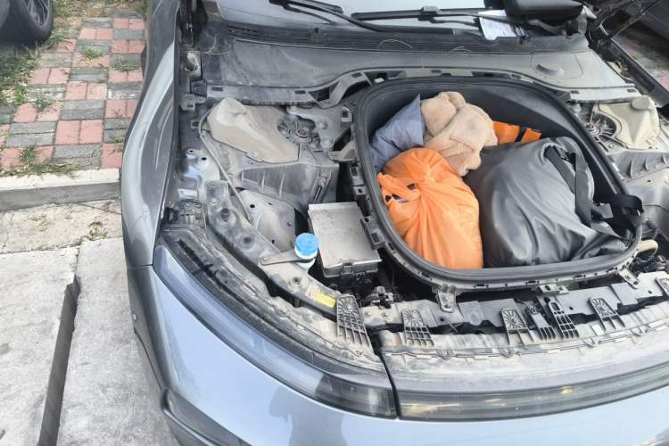 Used XPeng P7 2020 670E Engine Bay Right