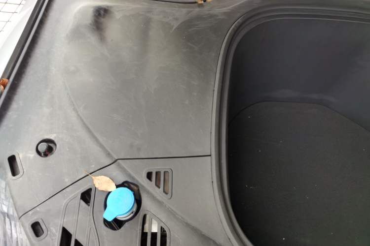 Used XPeng P7 2020 586N Engine Bay Right