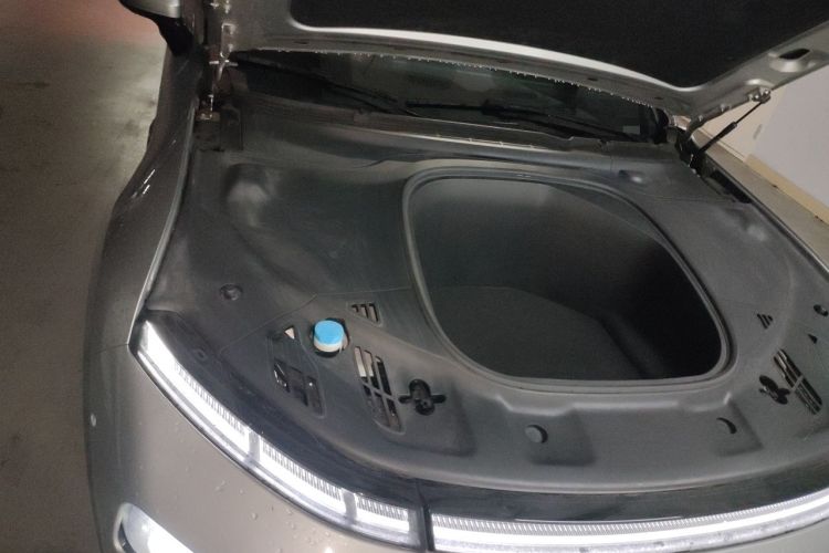 Used XPeng P7 2020 670N Engine Bay Right