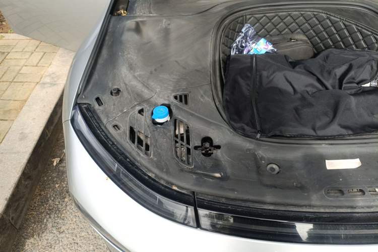 Used XPeng P7 2020 670N Engine Bay Right