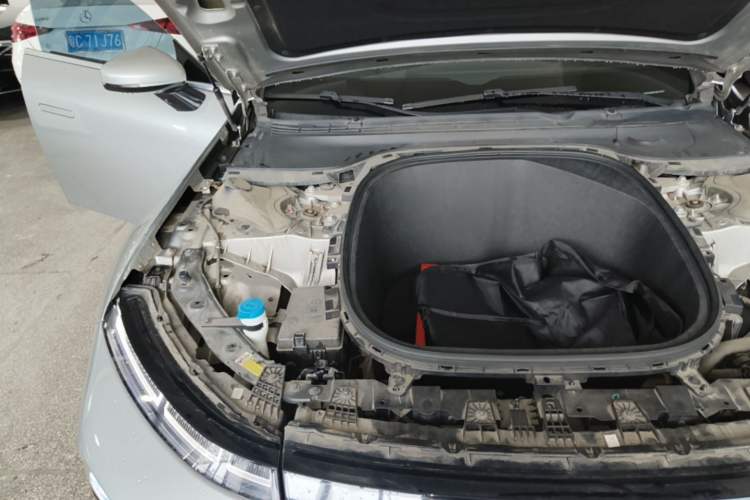 Used XPeng P7 2020 670N Engine Bay Right