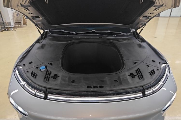 Used XPeng P7 2020 586E Engine Bay