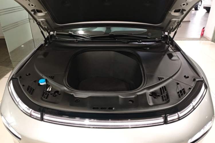 Used XPeng P7 2020 670E Engine Bay