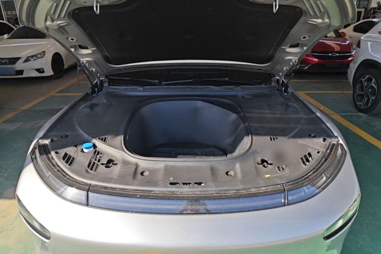 Used XPeng P7 2020 586N Engine Bay