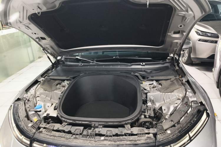 Used XPeng P7 2020 586E Engine Bay
