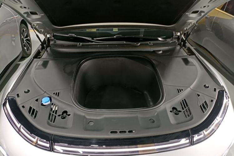Used XPeng P7 2020 586N Engine Bay
