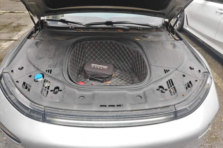 Used XPeng P7 2020 670N Engine Bay