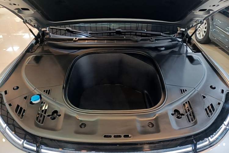 Used XPeng P7 2020 670N Engine Bay