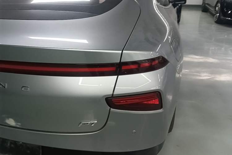 Used XPeng P7 2020 670N Exterior 3
