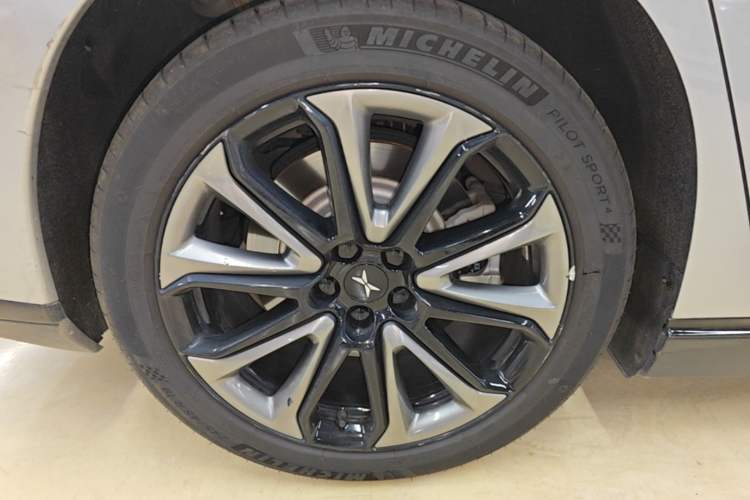 Used XPeng P7 2020 586E Exterior 5