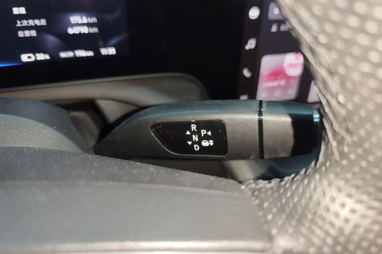 Used XPeng P7 2020 586N Gear Lever
