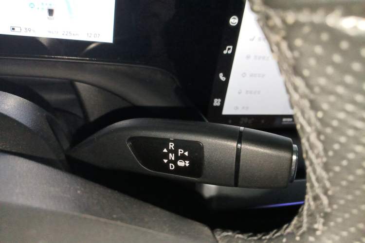 Used XPeng P7 2020 706G Gear Lever