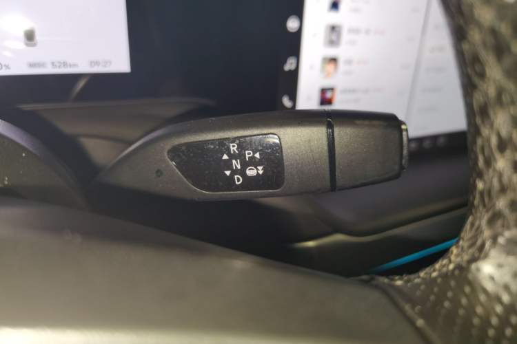 Used XPeng P7 2020 586E Gear Lever