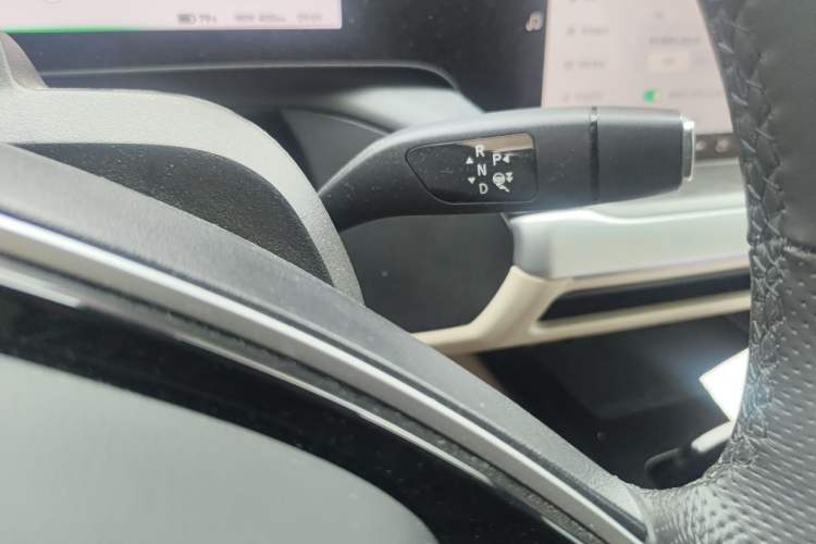 Used XPeng P7 2020 586E Gear Lever