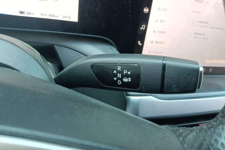 Used XPeng P7 2020 586N Gear Lever
