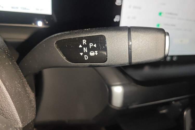 Used XPeng P7 2020 586N Gear Lever