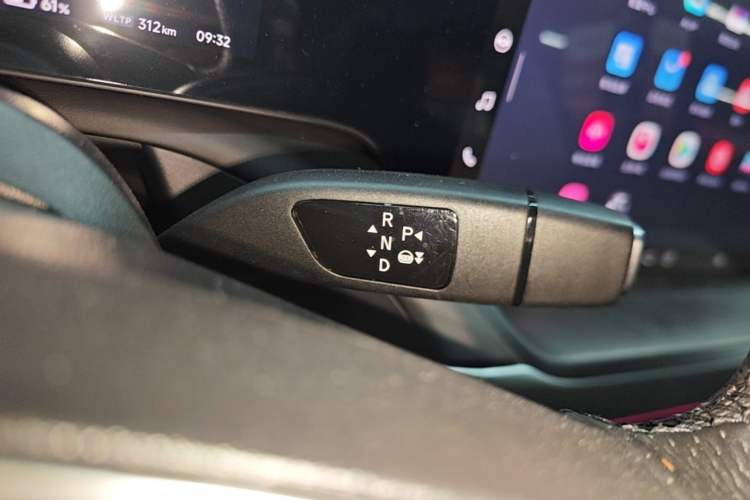 Used XPeng P7 2020 586E Gear Lever
