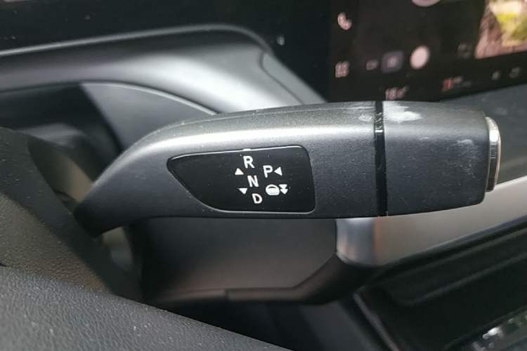 Used XPeng P7 2020 586N Gear Lever