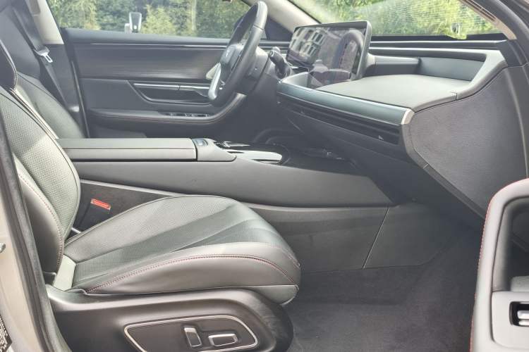 Used XPeng P7 2020 670E Interior 2