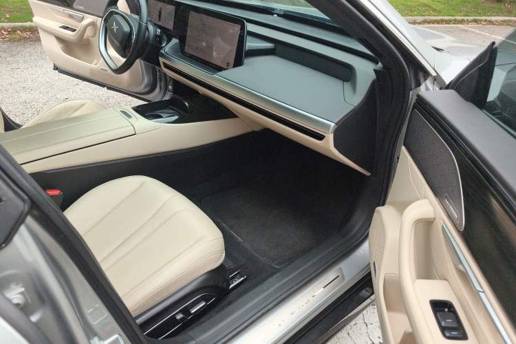Used XPeng P7 2020 670N Interior 2